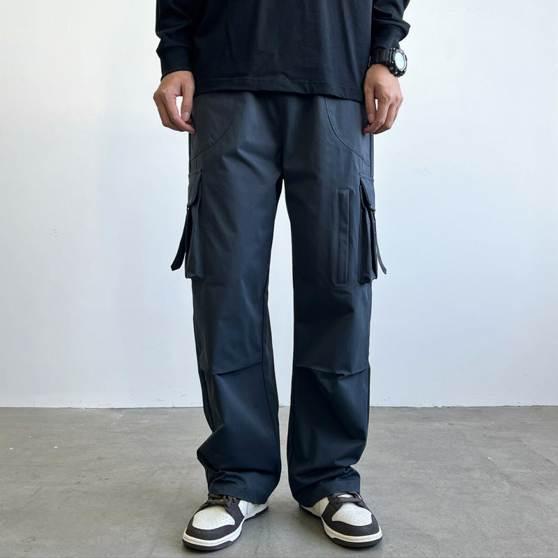 Men's utility cargo pants with large flap pockets, straight leg, and sturdy twill Drune