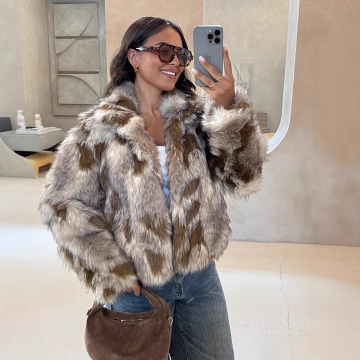 Women's Boxy Short Jacket made of Woven Fur with Natural Fur Look and Wide Shawl Collar Mune Fashion