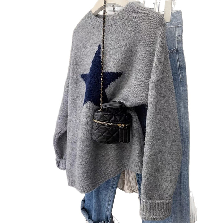 Women's oversized knit sweater with striking star motif, round neckline and ribbed cuffs Mune Fashion