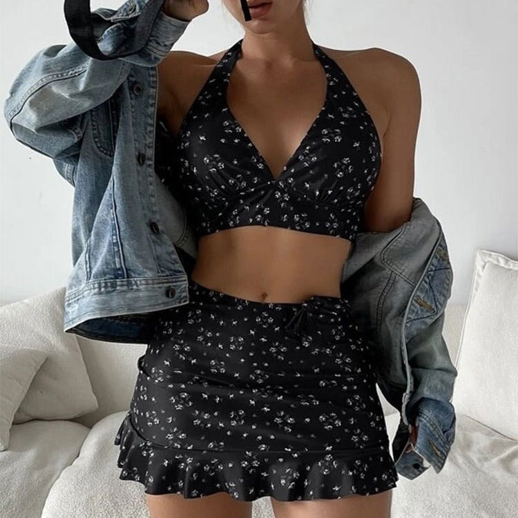 Women's bikini set with playful skirt design Mune Fashion