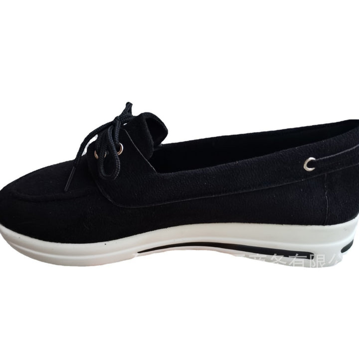 Ladies' hybrid platform moccasin with quilted toe cap, decorative lacing, and non-slip patterned sole Mune Fashion
