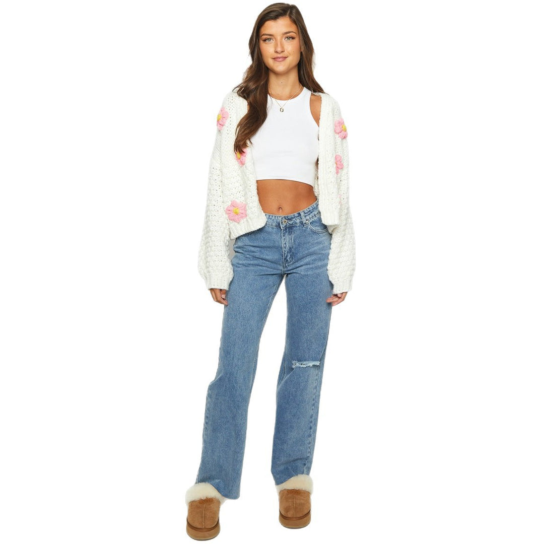 Women's Short Chunky Knit Cardigan with 3D Flower Appliqués and Balloon Sleeves Mune Fashion
