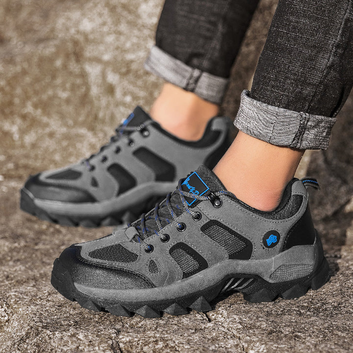 Men's robust trekking shoe with reinforced toe cap and slip-resistant tread sole Mune Fashion