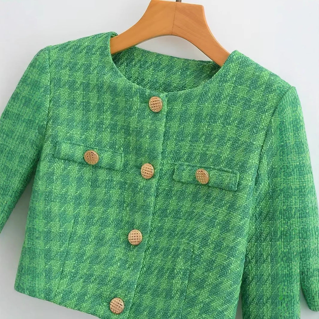 Women's short blazer made of bouclé tweed with a boxy cropped silhouette and collarless design Mune Fashion