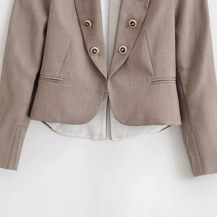 Women's short blazer with tailored silhouette and decorative double row of decorative buttons Mune Fashion