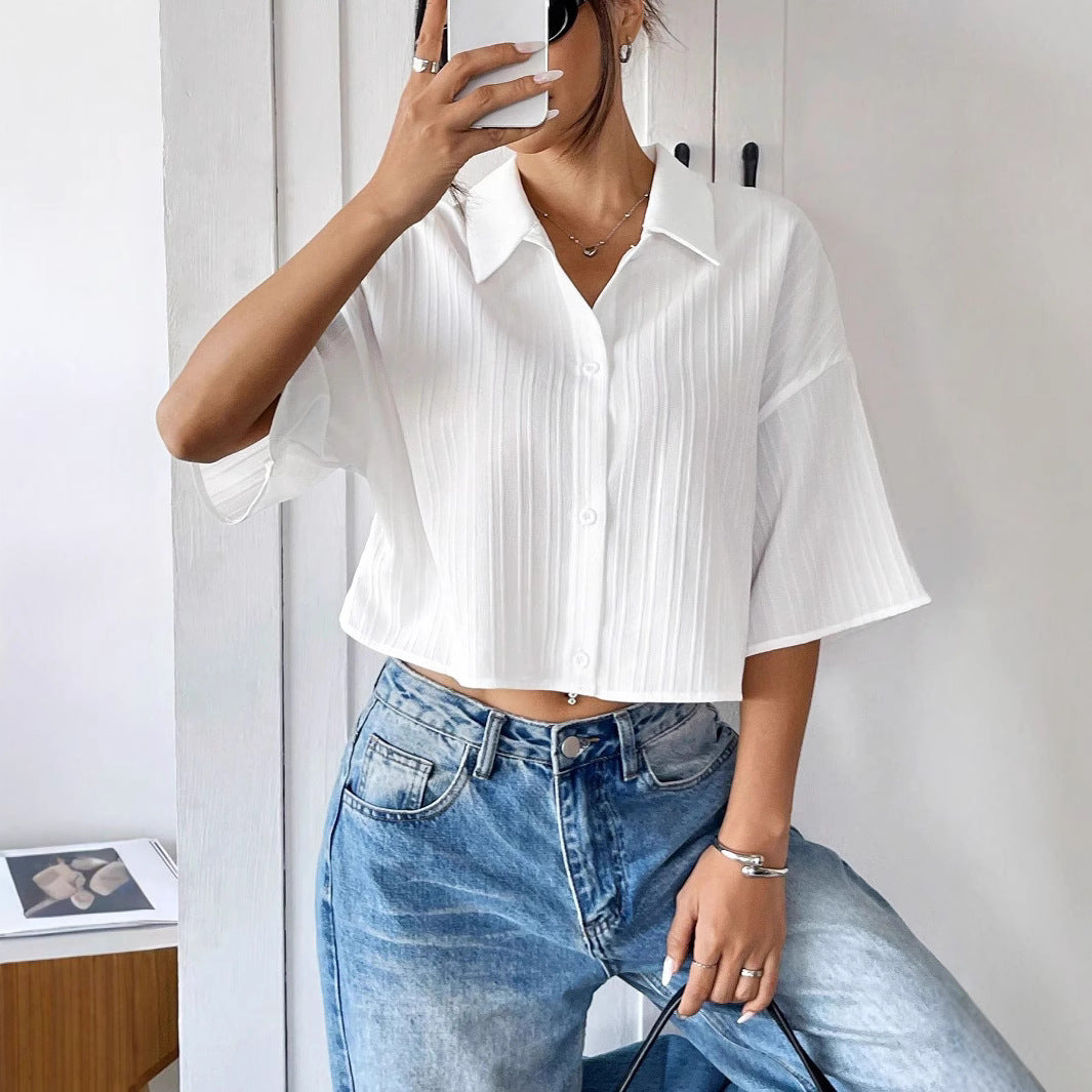 Ladies oversized short blouse with shirt collar and fine pleat structure Mune Fashion