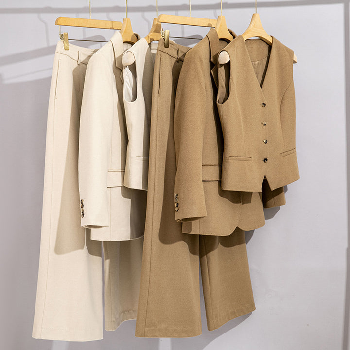 Women Long Cut Wool Blend Blazer with Single Button Closure and Flap Pockets Mune Fashion