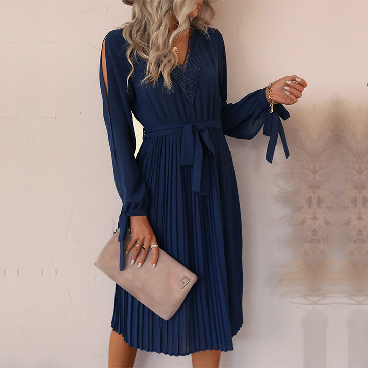 Women Pleated Chiffon-Look Midi Dress with V-Neck and Lace Insert as well as Tied Belt Mune Fashion