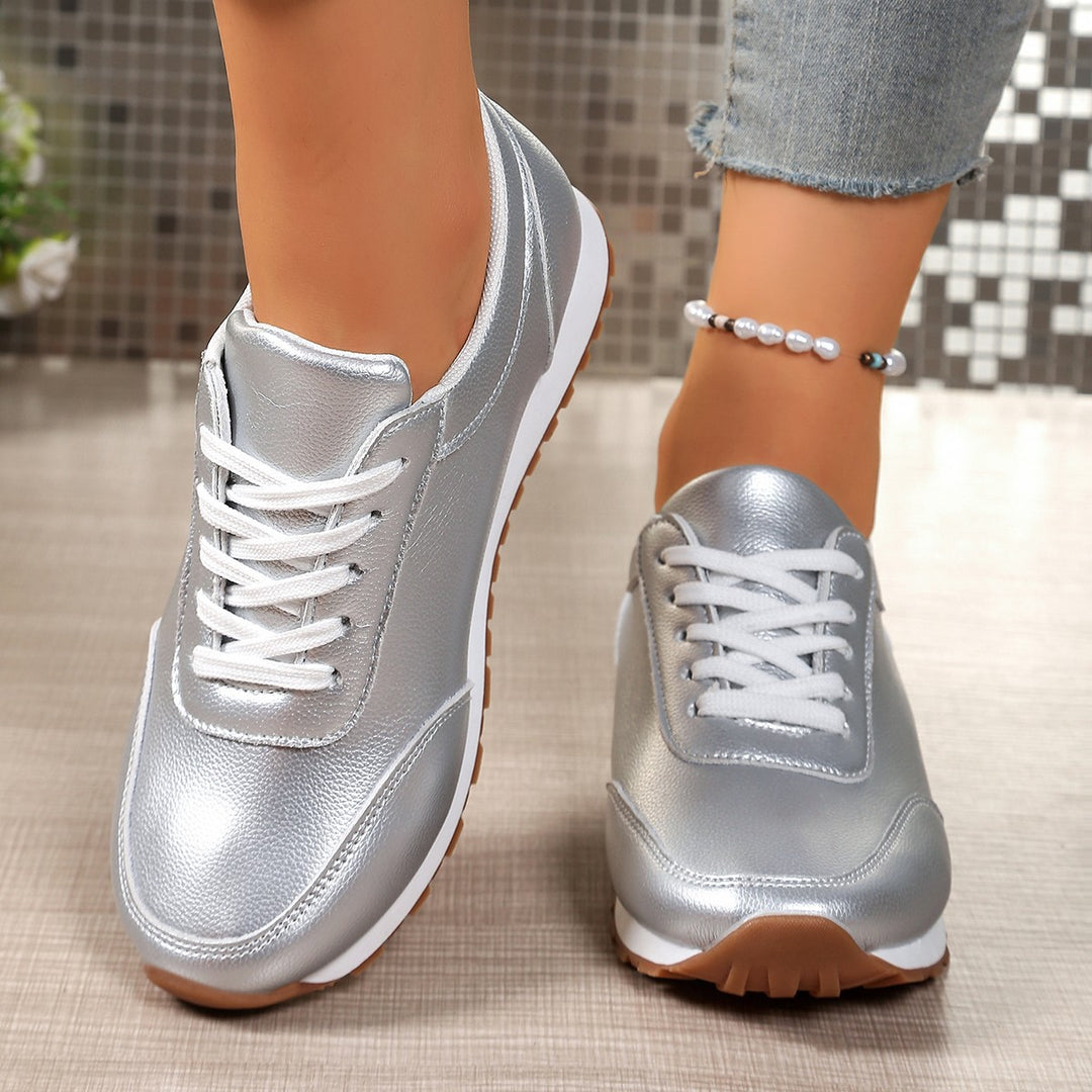 Women's lightweight lace-up sneakers made of synthetic leather with padded comfort insole and profiled rubber sole Mune Fashion