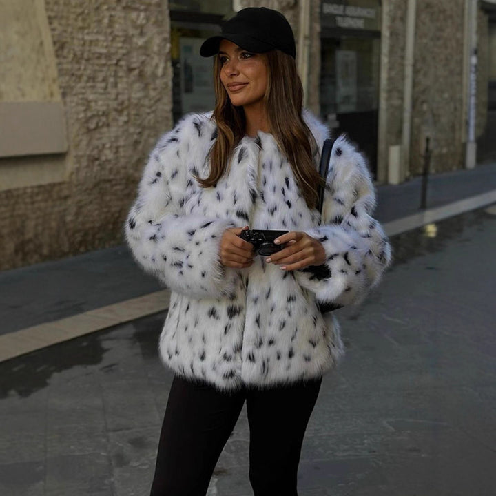 Ladies short-cut cozy faux fur blouson with Dalmatian look and concealed snap button placket Mune Fashion
