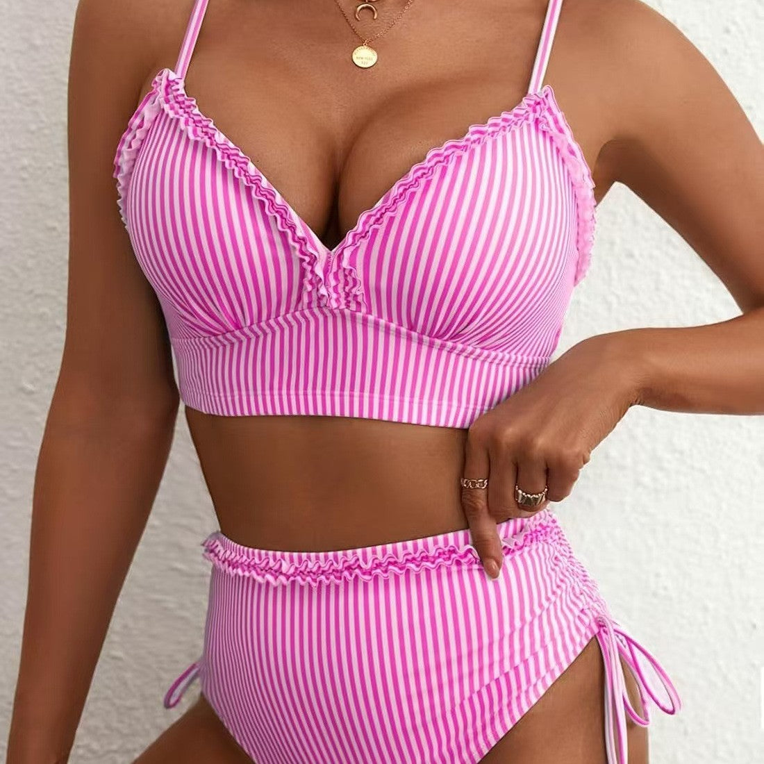 Women's bikini set with cute ruffle detail and high-waisted cut Mune Fashion