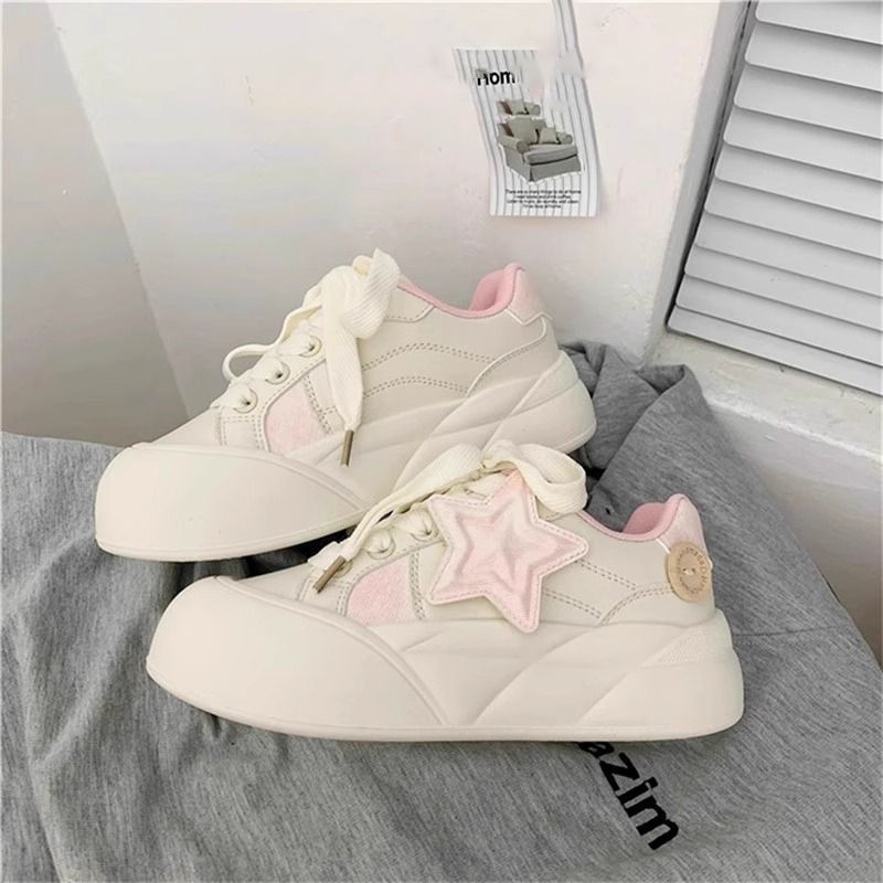 Women Sneakers with trendy star application and comfortable outsole Mune Fashion