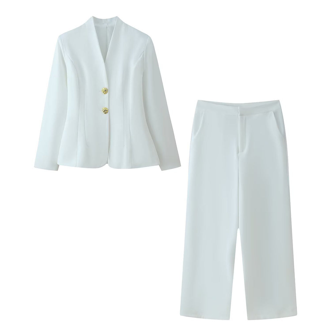 Women Tailored Blazer with V‑Neck, Seamless Silhouette and Decorative Buttons Mune Fashion