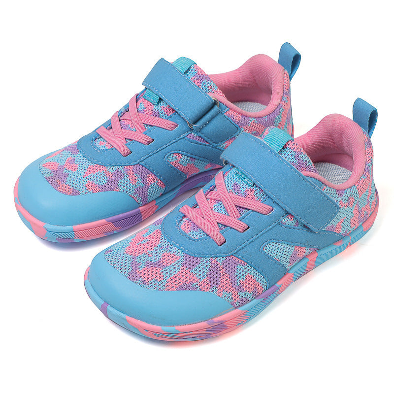 Unisex nan sporty everyday sneaker with Velcro fastening, flexible comfort insole and profiled multidirectional outsole Mune Fashion