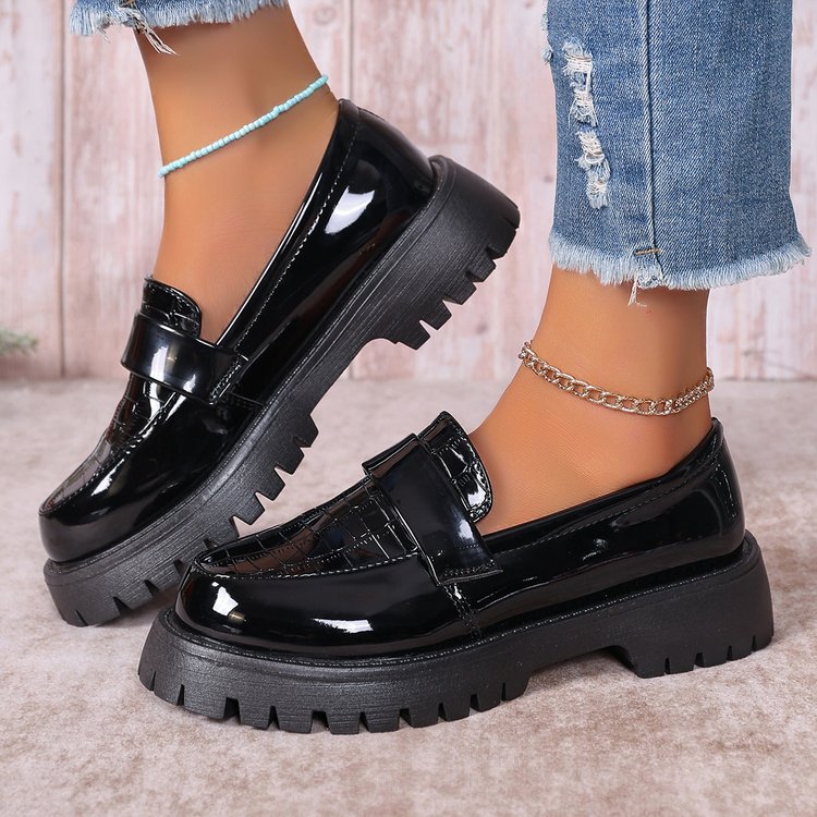 Women chunky patent loafers with crocodile embossing and textured rubber sole Mune Fashion