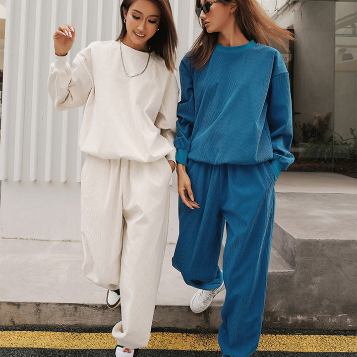 Women's structured corduroy tracksuit in relaxed fit with cuffed pants Mune Fashion