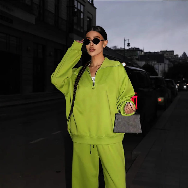 Women’s loungewear set with half zip and wide pleat pants Mune Fashion
