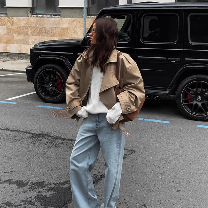 Women's short jacket in oversized look with wide lapels and drawstring waist Mune Fashion