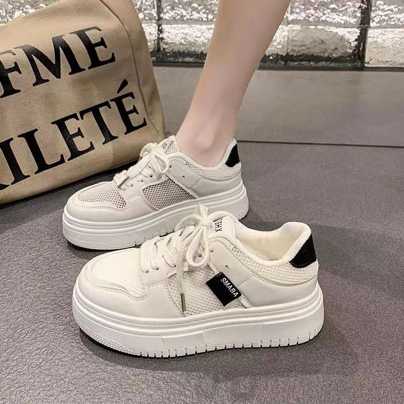 Women's comfortable and sporty sneakers with breathable mesh upper and cushioned sole Mune Fashion