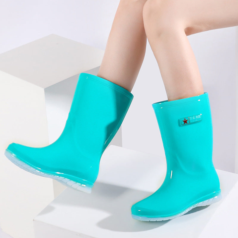 Women Mid-Height Waterproof Rubber Ankle Boots with Glossy PVC Look and Non-Slip Sole Mune Fashion
