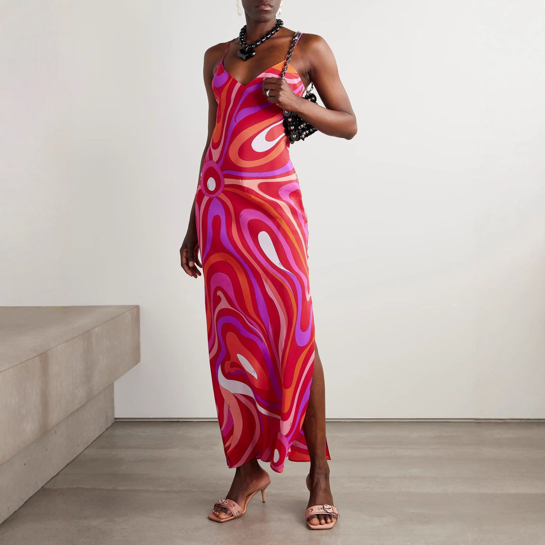 Ladies elegant slip maxi dress with V-neck, delicate spaghetti straps and retro graphic all-over print Mune Fashion