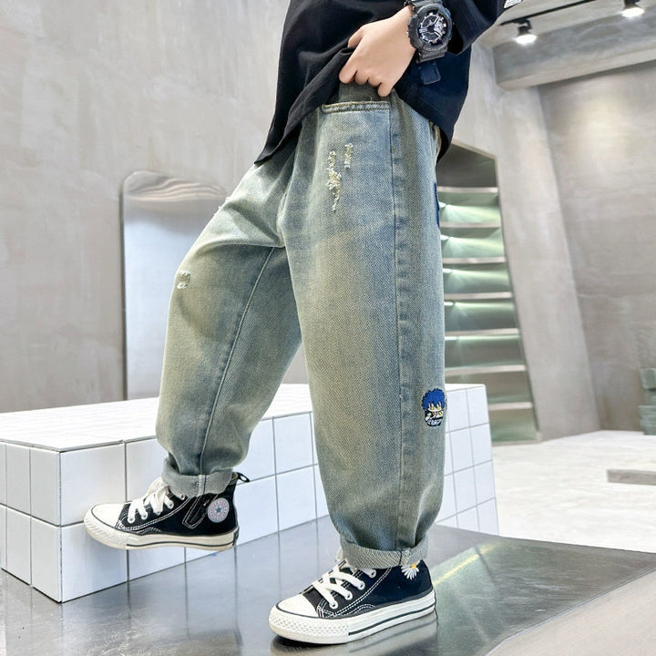 Boys casual denim pants with colorful designs Mune Fashion