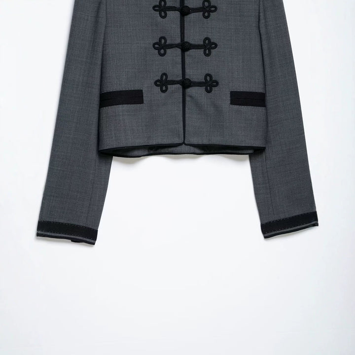 Women's short blazer in Mandarin style with decorative frog buttons Mune Fashion