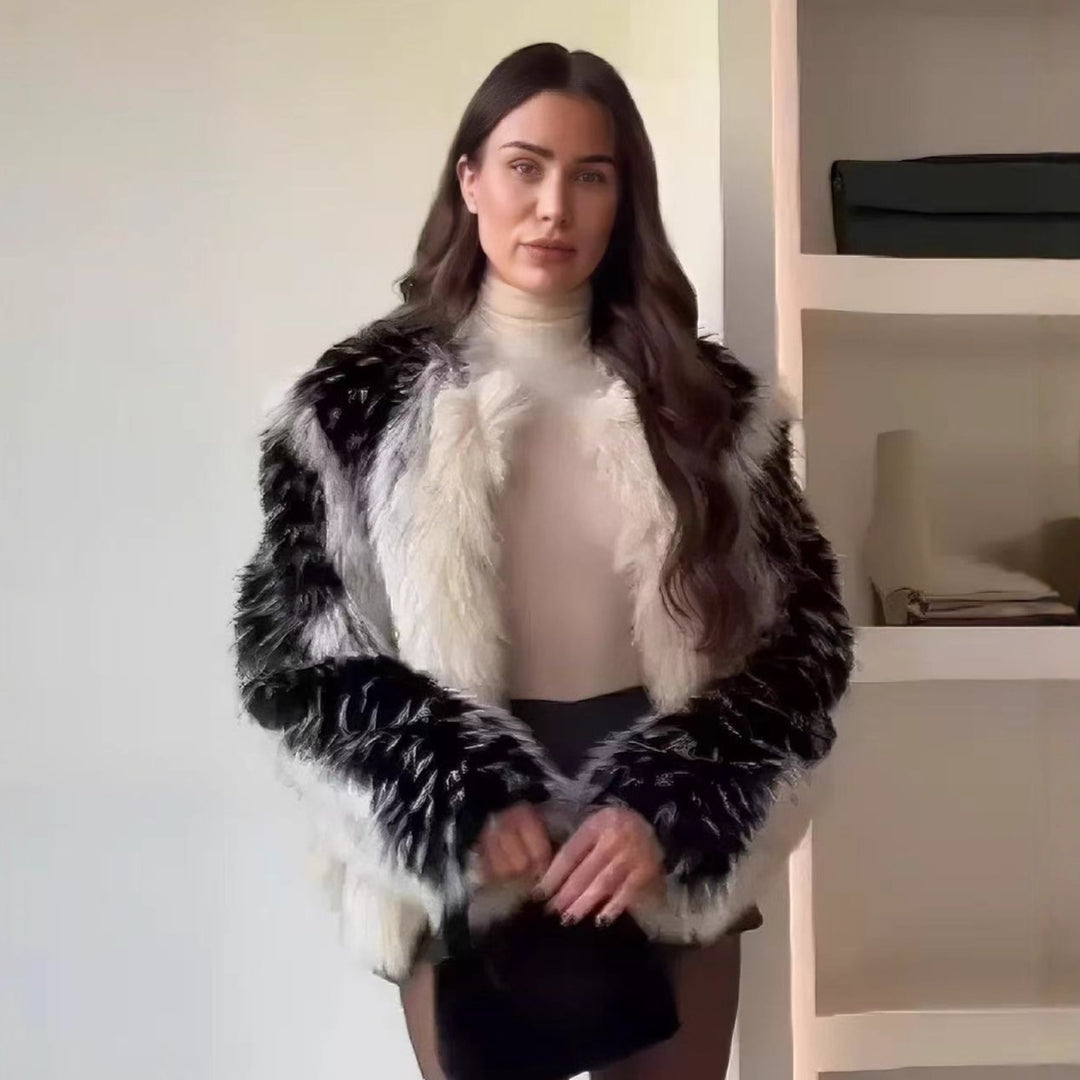 Women's cropped faux fur jacket with contrasting vertical trims and round neck Mune Fashion