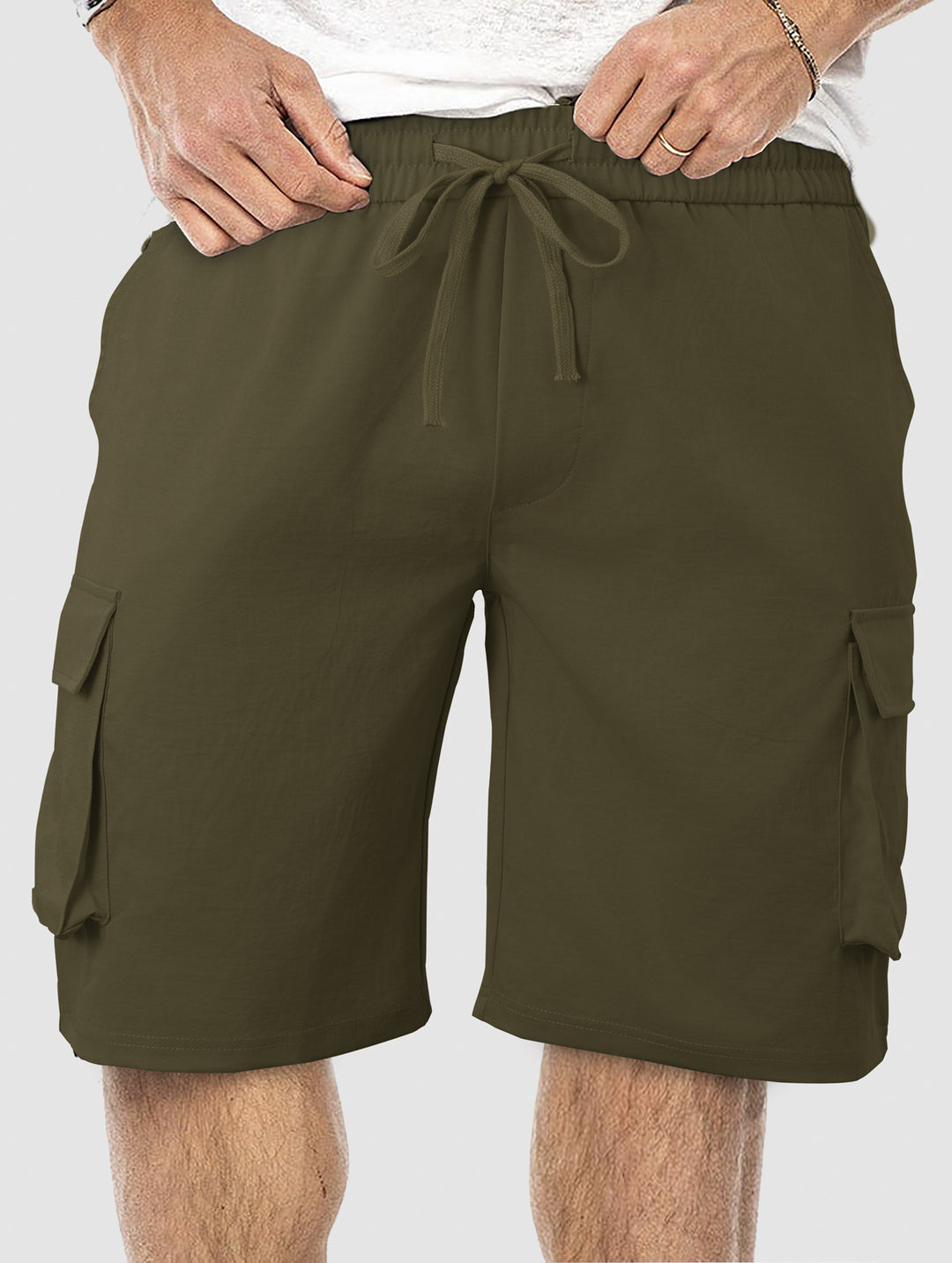 Men's casual cargo Bermuda shorts with elastic drawstring waistband, straight leg, and patch flap pockets Mune Fashion