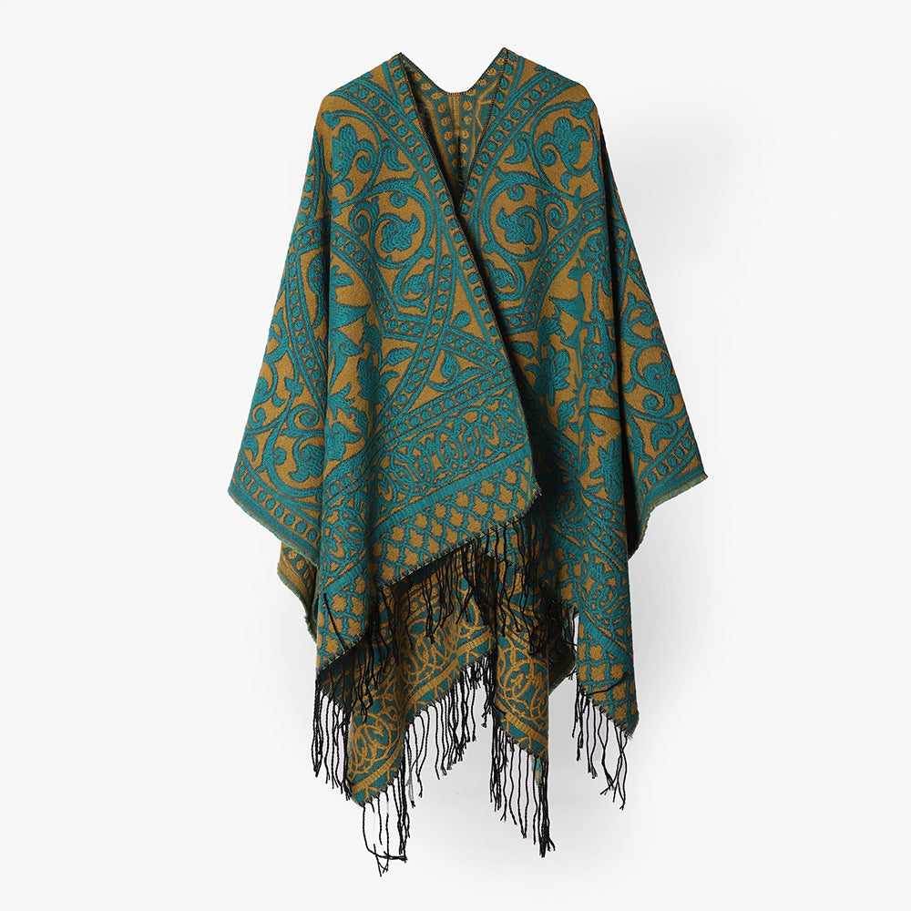 Women's coarse-woven rectangular poncho with oriental medallion jacquard and decorative fringed hem Mune Fashion