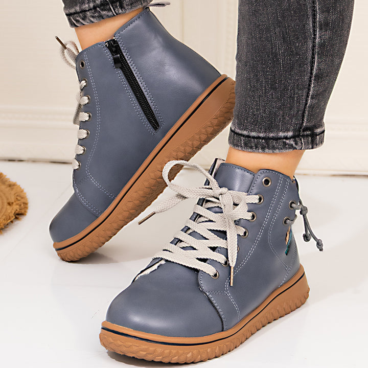 Women's padded lace-up ankle boots with side zipper and patterned rubber sole Mune Fashion
