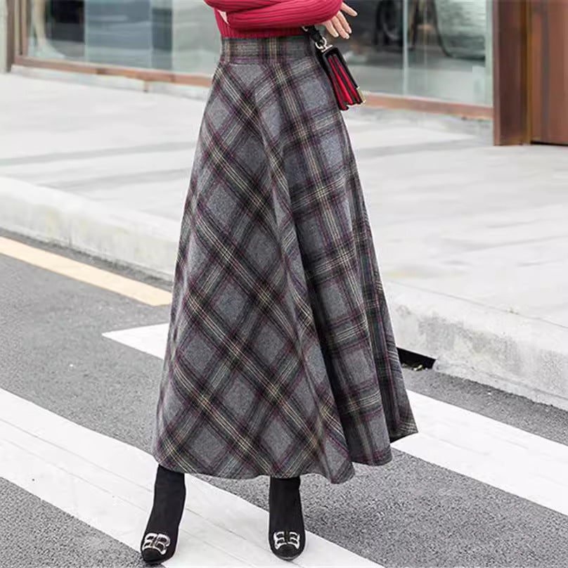 Ladies Elegant Checkered Skirt Made Of High-Quality Wool Blend with High Waist Mune