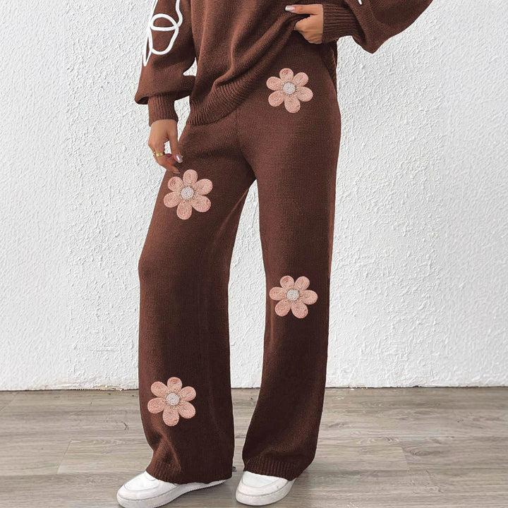 Women's loose knit pants with floral appliqués Mune Fashion