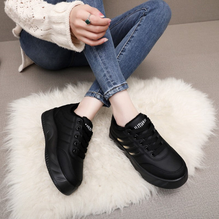 Women's sporty sneakers with non-slip sole and warming inner lining Mune Fashion