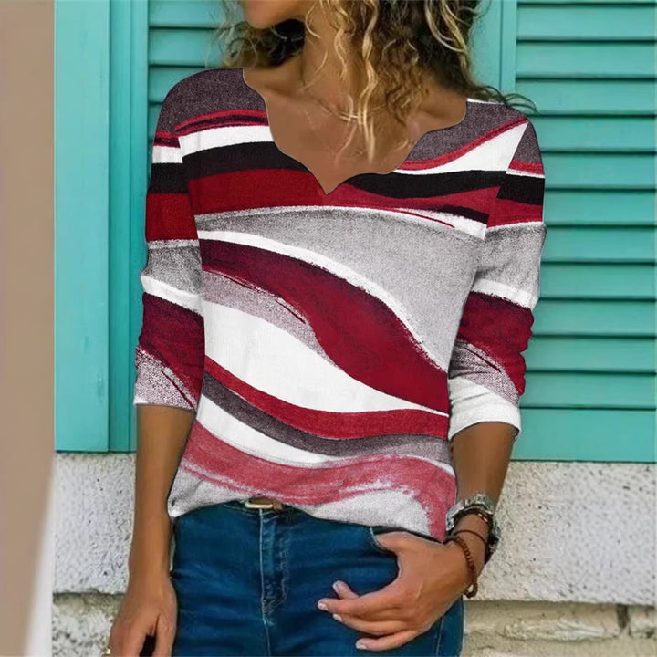 Women V neck shirt with wavy print and three-quarter sleeves Mune Fashion
