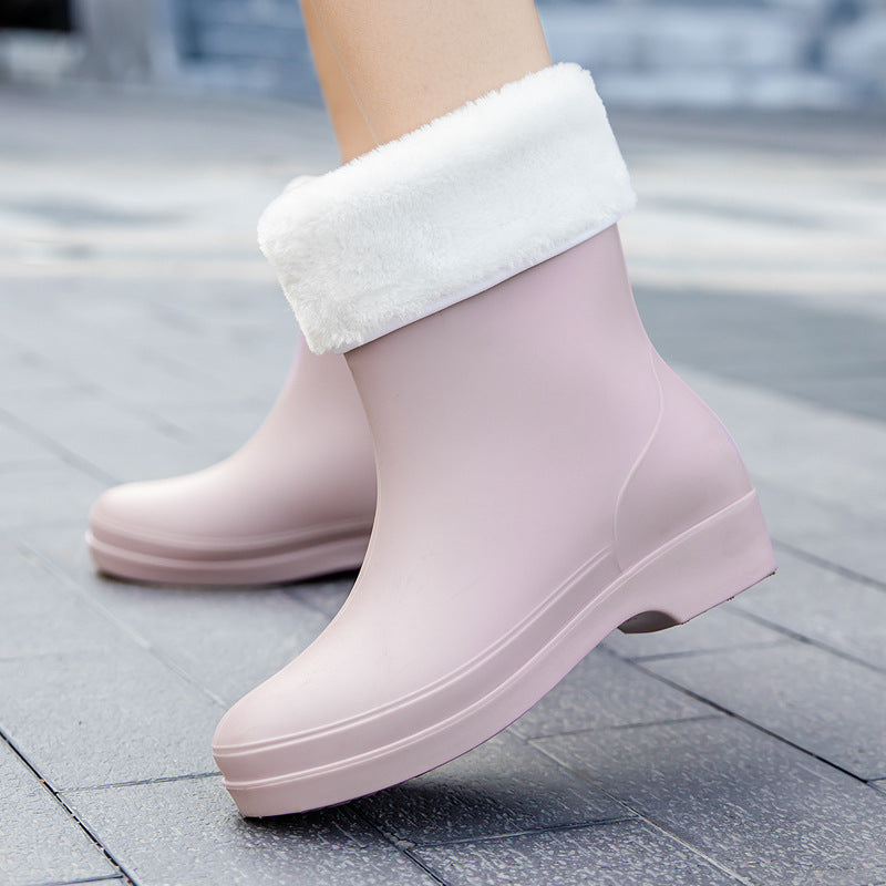 Women's Short Shaft Platform Rubber Ankle Boot with Seamless Full Rubber Construction Mune Fashion