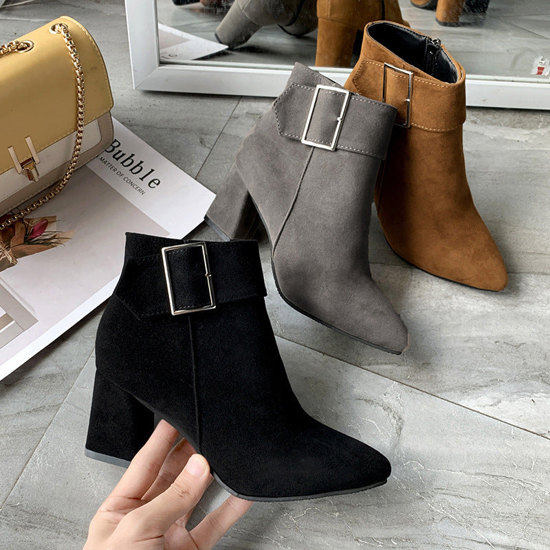 Women's elegant suede look ankle boot with mid-high block heel and wide buckle strap Mune Fashion