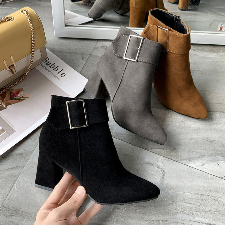 Women's elegant suede look ankle boot with mid-high block heel and wide buckle strap Mune Fashion