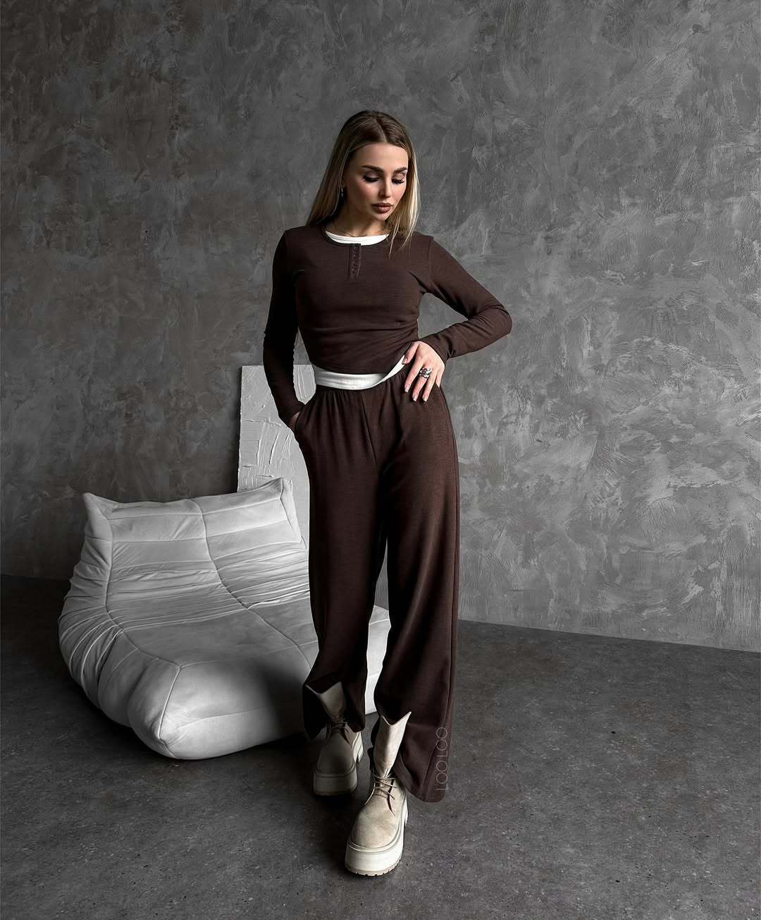 Women's loungewear set made of soft modal with Henley button placket and wide high-waist lounge pants Mune Fashion