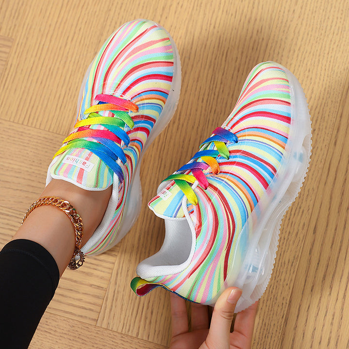 Women's lightweight patterned sneakers with elastic canvas upper, padded heel support and segmented flex sole Mune Fashion
