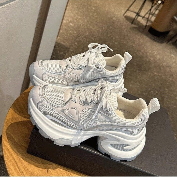 Women's sporty sneakers with breathable mesh surface and cushioned sole Mune Fashion