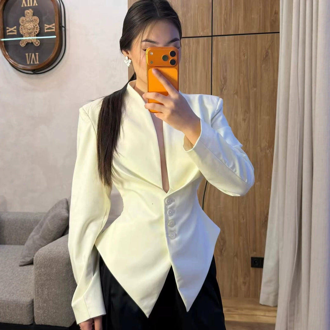 Women's tailored blazer with pointed peplum and deep V-neck Mune Fashion