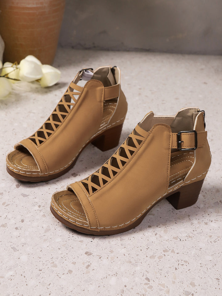 Women nan strap sandal with crossed strap pattern, heel zipper and padded comfort footbed Mune Fashion