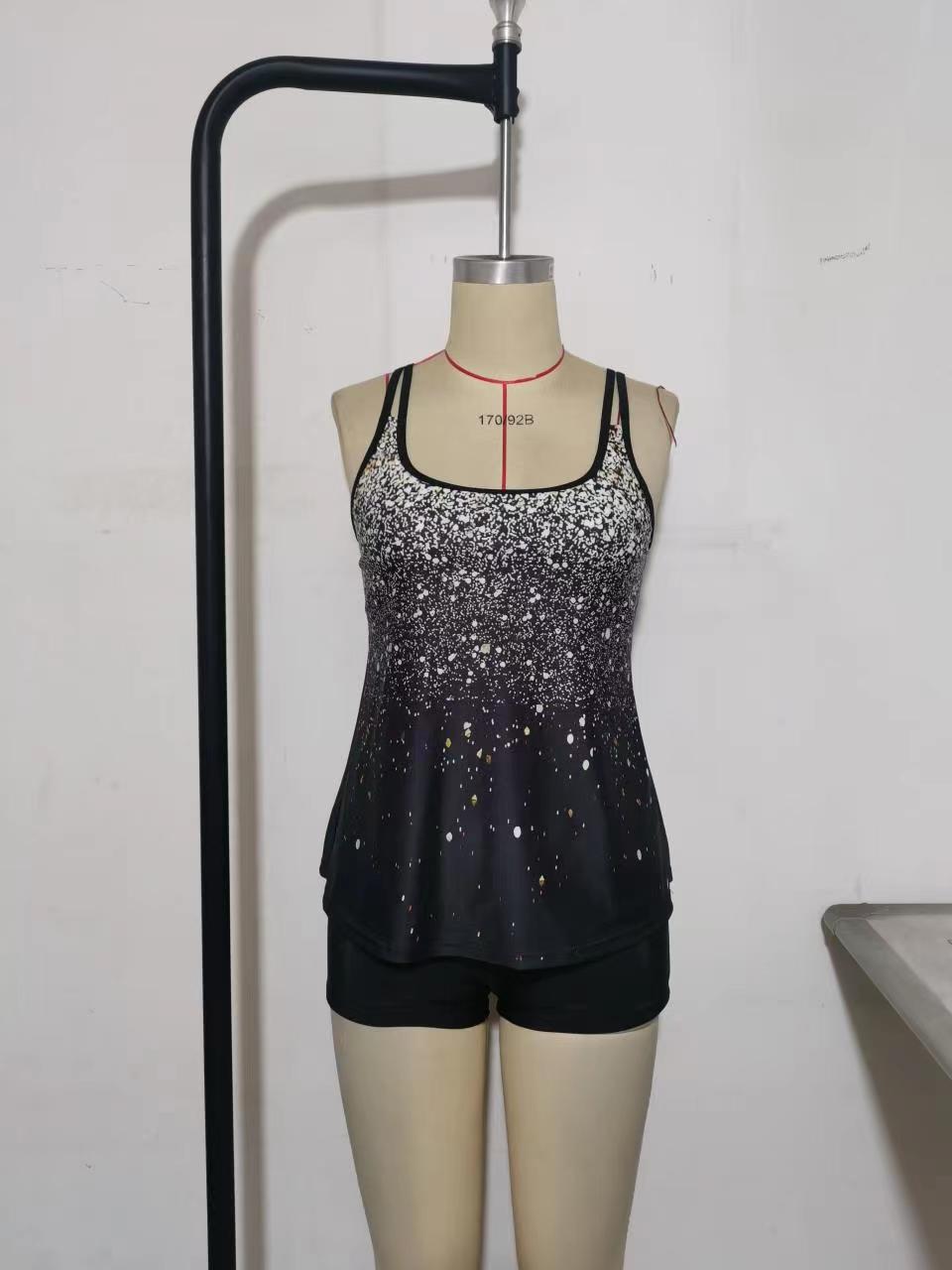 Women's tankini top with floral design and back clasp Mune Fashion