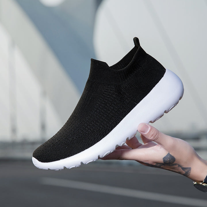 Unisex nan seamless sock sneaker with breathable three-dimensional knitted construction and shock-absorbing flex sole Mune Fashion