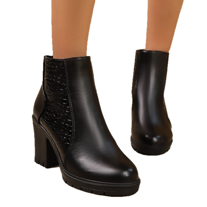 Ladies' elegant ankle boot with mid-high block heel, profiled sole and crocodile embossing Mune Fashion