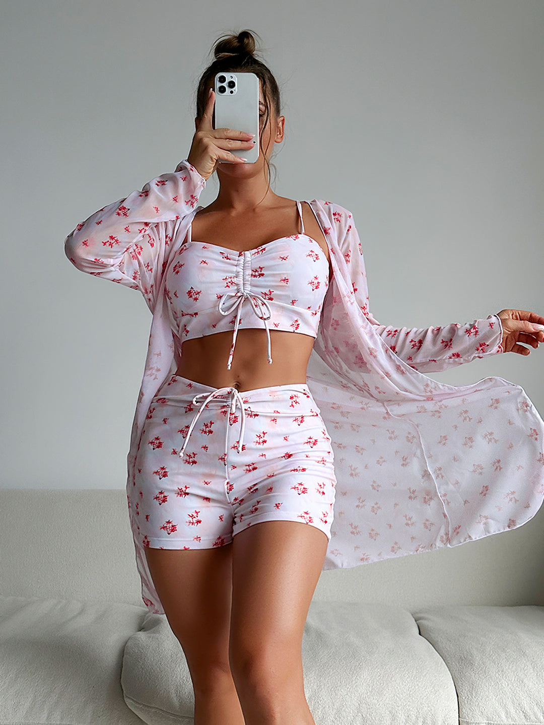 Women's beach look with airy wrap jacket Mune Fashion