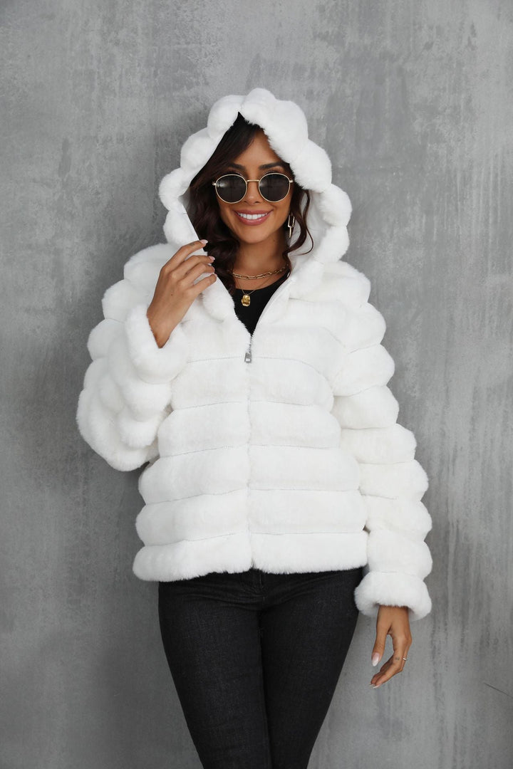 Women's Trendy Hooded Jacket Made Of Faux Fur with Textured Pattern Mune