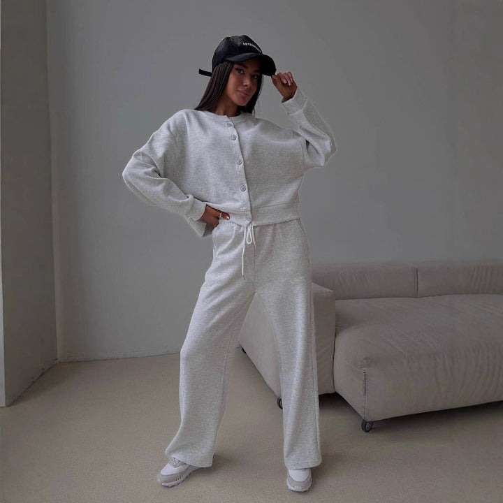 Ladies Two-Piece Loungewear Set made of Sweat with Buttoned Cropped Jacket and Loose Drawstring Pants Mune Fashion