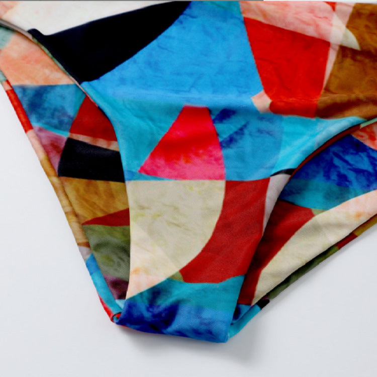 Women's Sport Bikini with Geometric Design and Wide Straps Mune Fashion